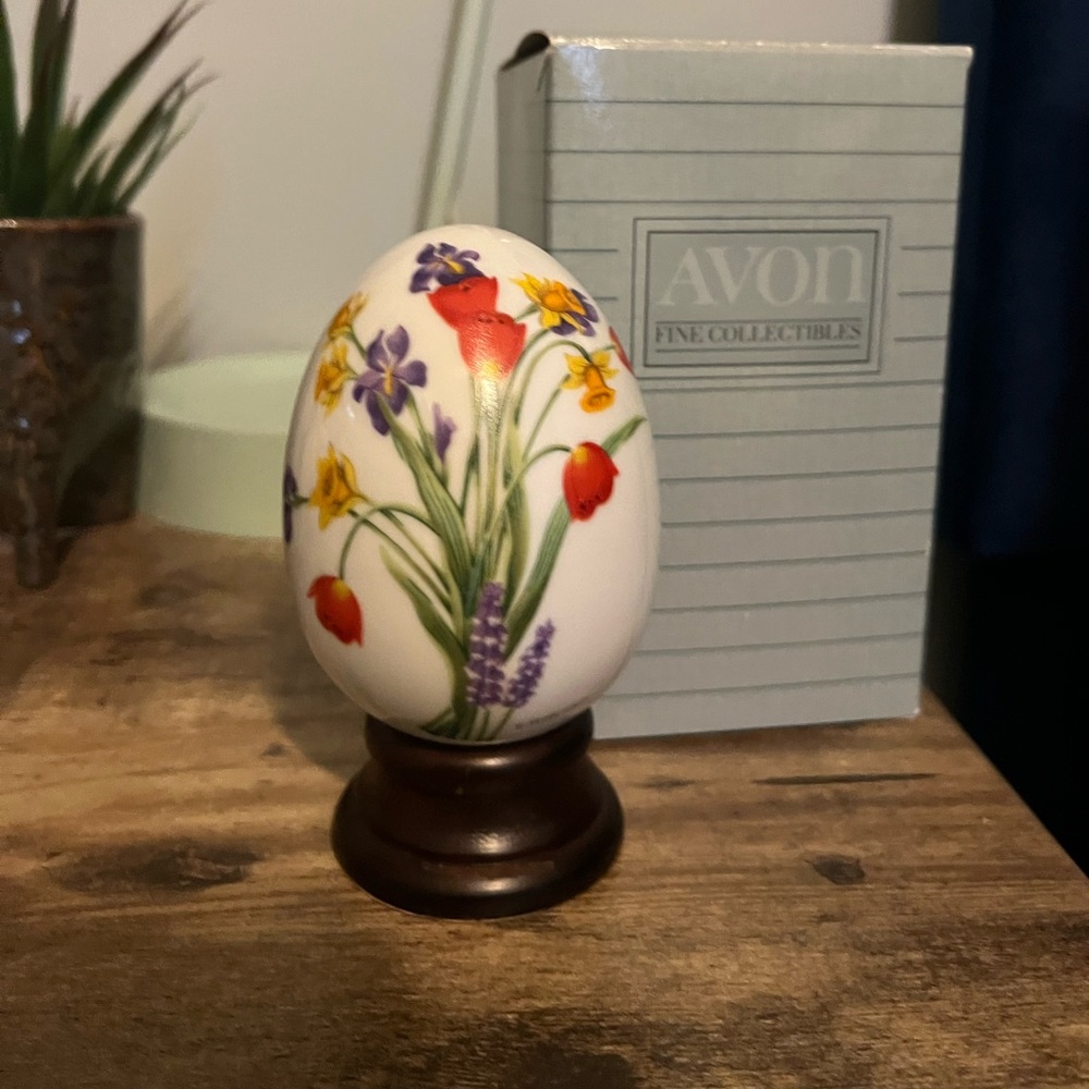 Vintage Avon 1988 Porcelain Egg with wood stand